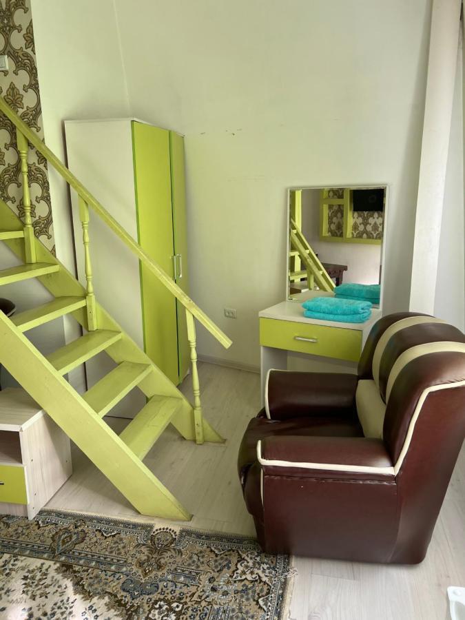 Anisa- Hostel Dusjanbe Exteriör bild