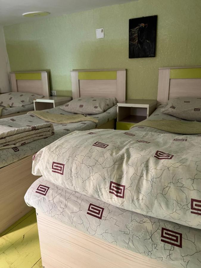 Anisa- Hostel Dusjanbe Exteriör bild